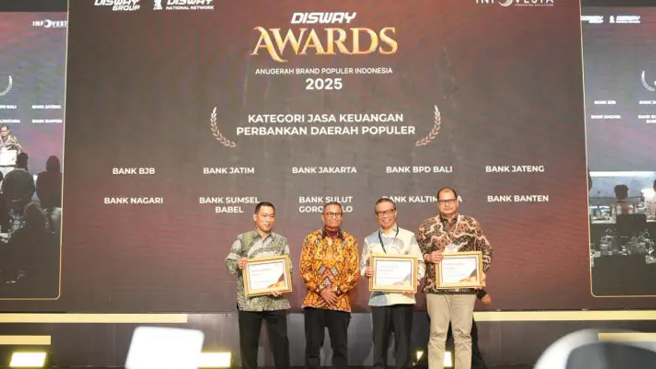 Sukses Tingkatkan Kepercayaan Publik, Bankaltimtara Raih Disway Awards 2025