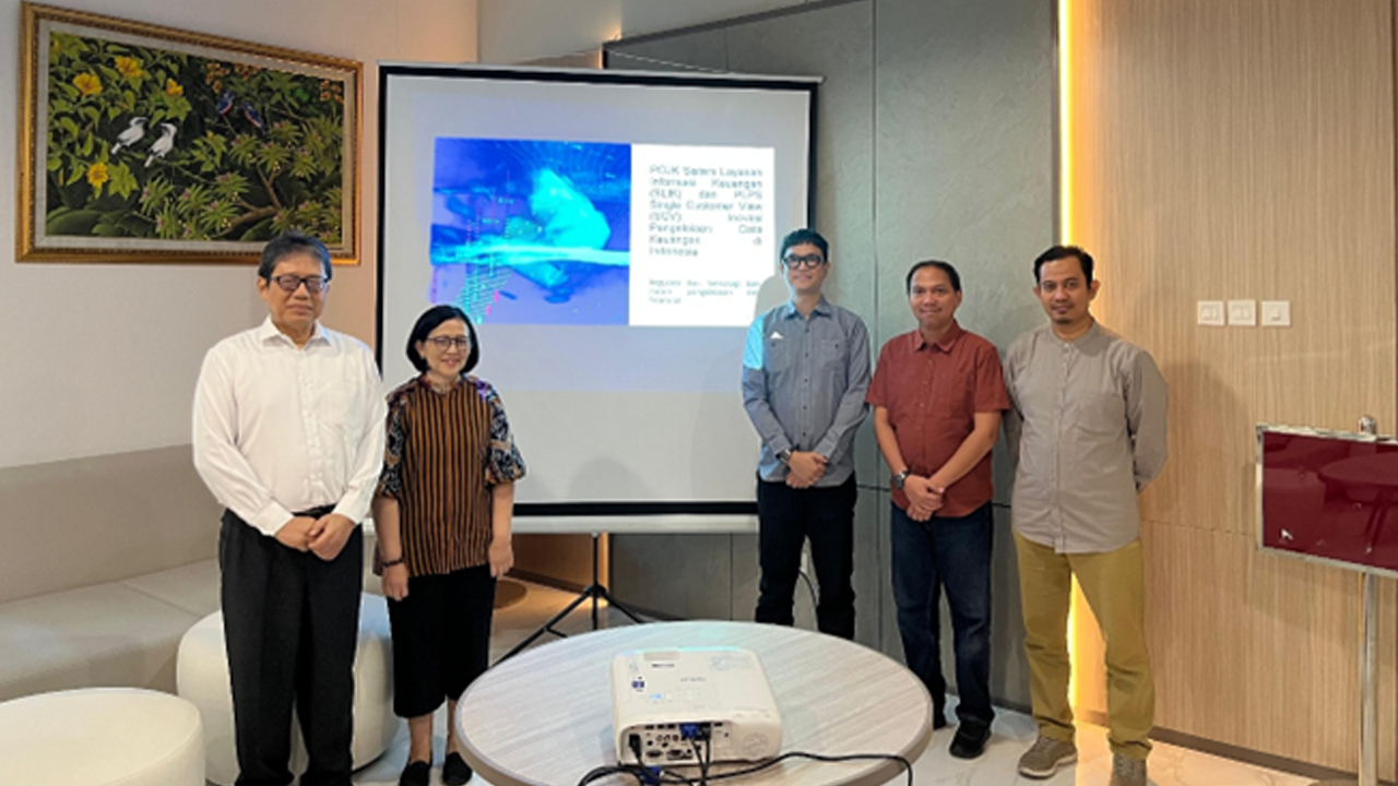 Public Training Sistem Layanan Informasi Keuangan (SLIK) dan Single Customer View (SCV) ; Inovasi Pe